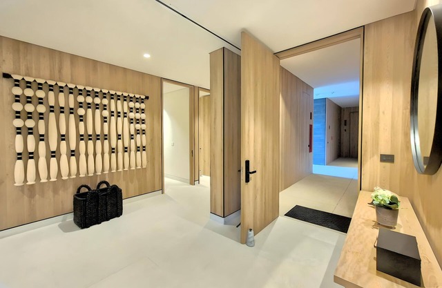 First floor, private pool, gym, beach club, maid service