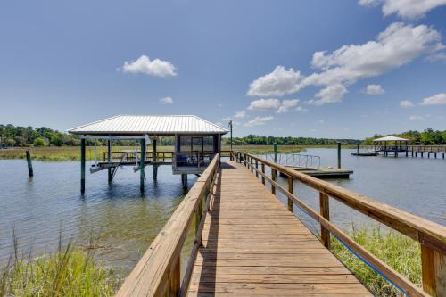 Fish, Boat and Unwind Creekside Oasis in Darien!