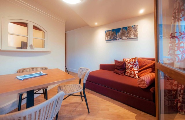 Fitness, swimming pool, sauna, hammam, terrace, balcony, parking, tv, 32m², La Bresse