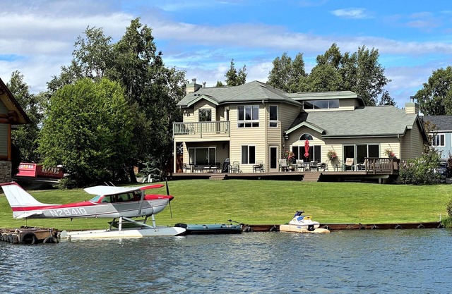 Five Star Private 4 Bedroom Home In South Anchorage. With boat availability