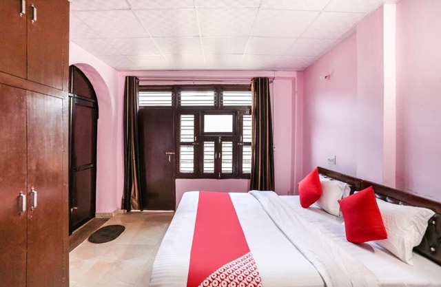 Flagship Star Residency