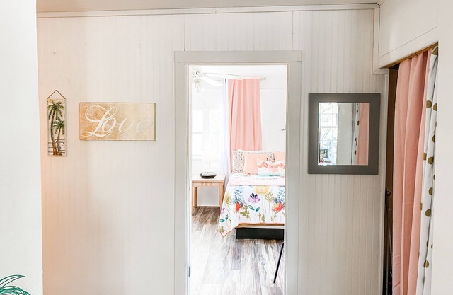 Flamingo Cottage looking at the Pedernales River