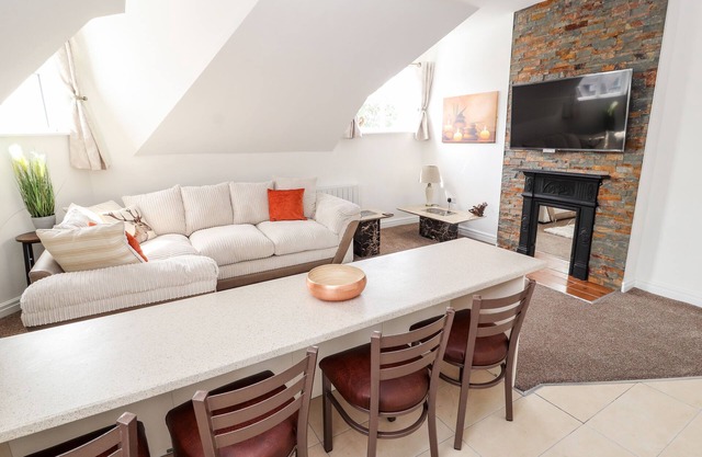 FLAT 3, family friendly, country holiday cottage in Prestatyn