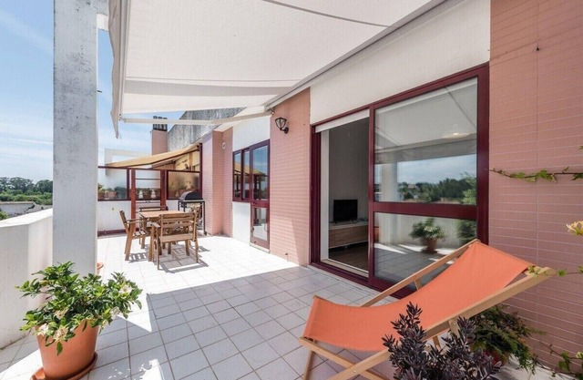 Flat by the sea and in the city