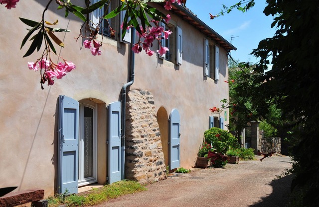 flat in house of character, 3 ears of corn,Lodgings of France, South of France, near Salagou lake (800 ha), between Larzac and Méditerranean sea