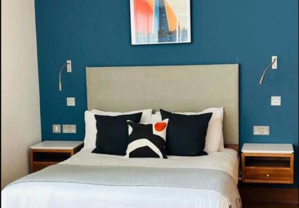 Flat N-17 - London Stunning Studio Apartment with Balcony