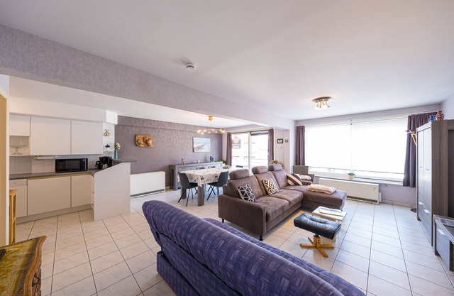 Flat near Leopoldlaan with side sea view