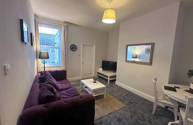 Flat - Sleeps 3 - Pet friendly - Parking