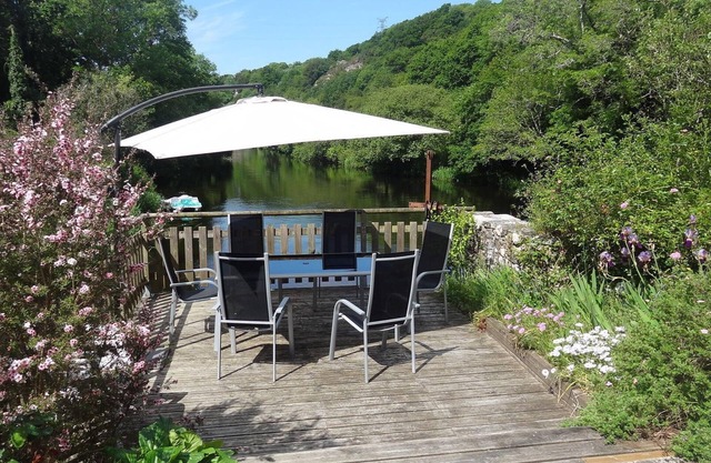 Flat with private terrace overlooking the river