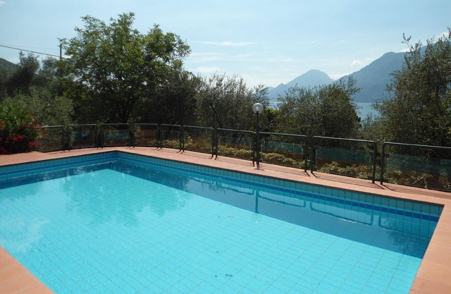 Flat within walking distance of lake and beach