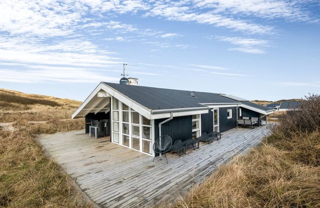 "Flepko" - 50m from the sea by Interhome