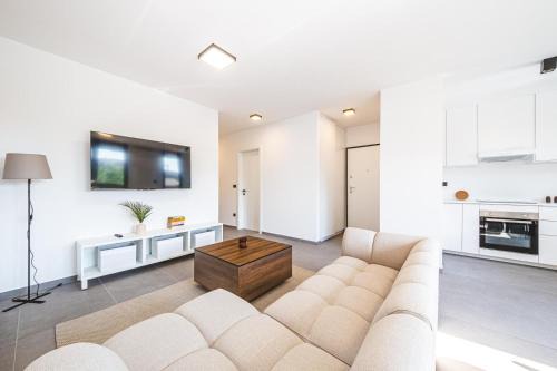 Flex SelfCheckIns 182 - 2 Bedrooms - Parking