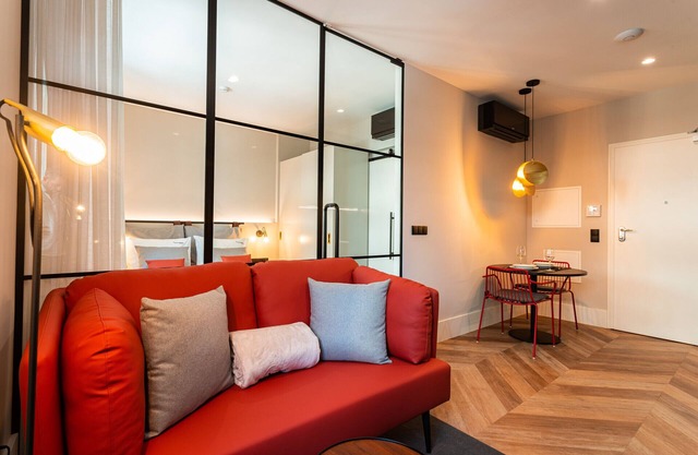 FLH Viola Market Flat III