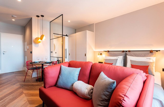 FLH Viola Market Studio IV