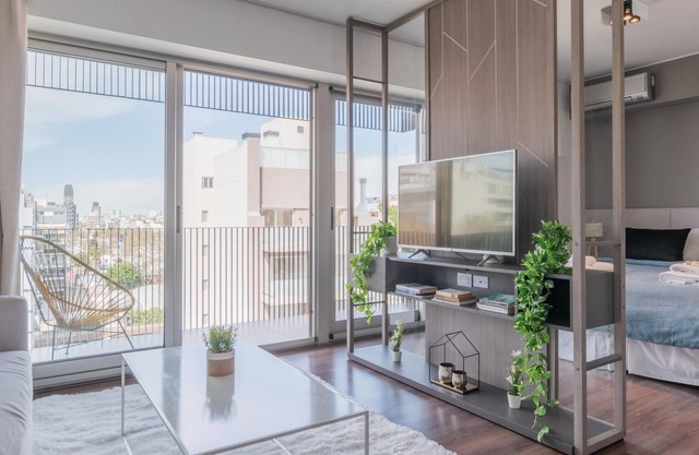 Fliphaus + Amenabar 30 - Lux Loft Palermo Holly