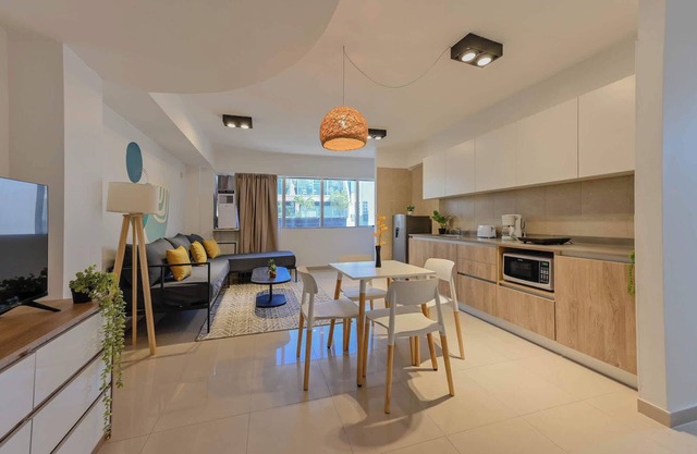 Fliphaus + Mansion Mitre 'A' - 4 pax Duplex Gym & Jacuzzi