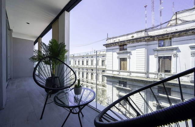 Fliphaus + Virrey 300 - Lux Aparts 'F' Congreso