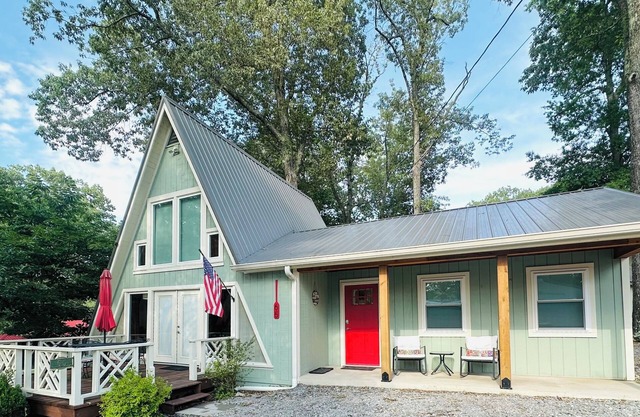 Float On Inn- Cabin at Kentucky Lake - Pet Friendly