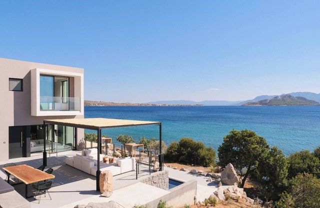 Floating Cubes Villa with Private Jacuzzi, Floating Cubes Villas Aegina