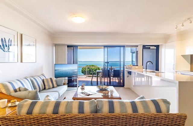 Florentine, 14/11 Columbia Cl - – AIRCON, WIFI, UNSURPASSED WATER VIEWS