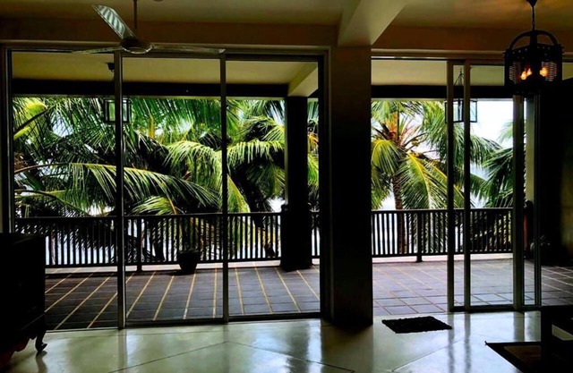 Florian Villa - 3 Bedroom Beachfront villa