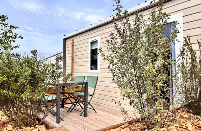 Flower Camping La Grande Plage * - Mobile home Comfort 27m2 2ch (2024) 4 people