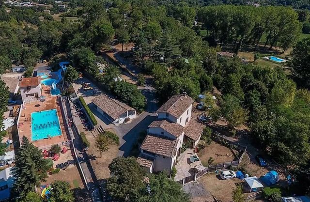 Flower CAMPING FAUVETS * - Chalet OTTAWA Premium 33m2 (3 bedrooms) + covered terrace 14m2 + Air conditioning + LV + Plancha 6 persons