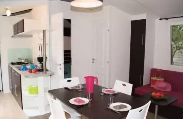 Flower Camping Les Cadenières * - Mobil home Standard without air conditioning 29m2 2Ch 4/6P 6 people