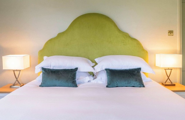 Flower Pot - All 5 Rooms