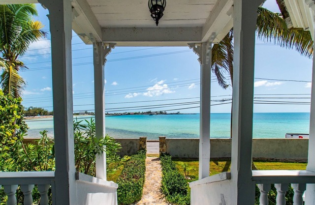 Folly & Guest House 6 Bedroom Home