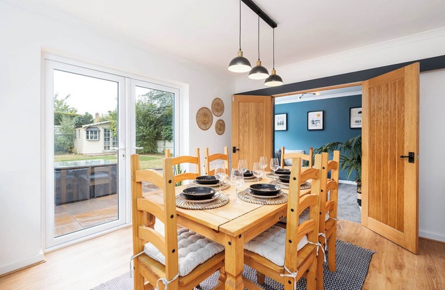 Formby Coastal Retreat – 3-Bed Home Near Beach, Golf & Red Squirrel Reserve