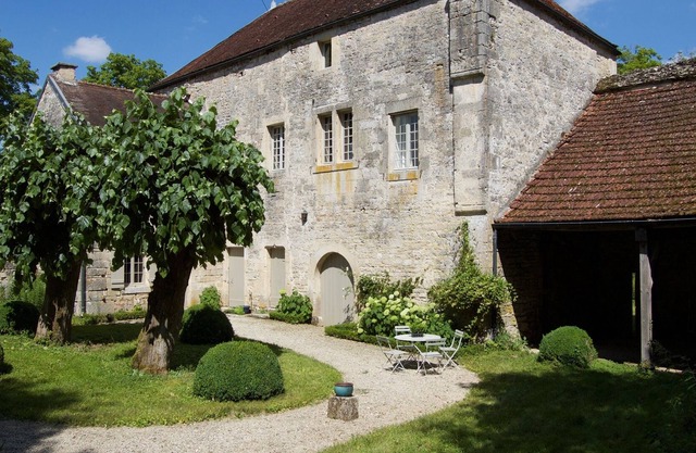 Former 13th century seigneury not far from Fontenay Abbey