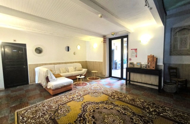 Former Hotel 20 beds for training or friends