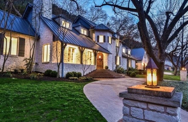 ⭐️Formula 1 -Luxury Lake Austin: Pool, Hot Tub, Chef, Waterfront Dock⭐️