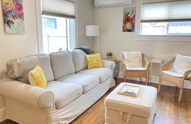 Fort Grounds Cottage Across from City Beach, Park & Downtown!