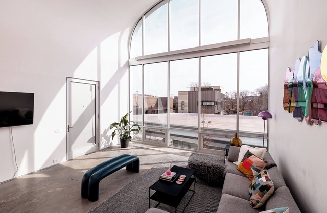 Fort Worth Favorite – Artful Loft Near Dining