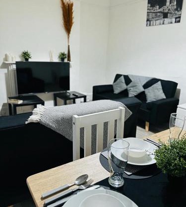 Four bedroom property for 10 guests, great location Aldgate E1 close to Tower bridge
