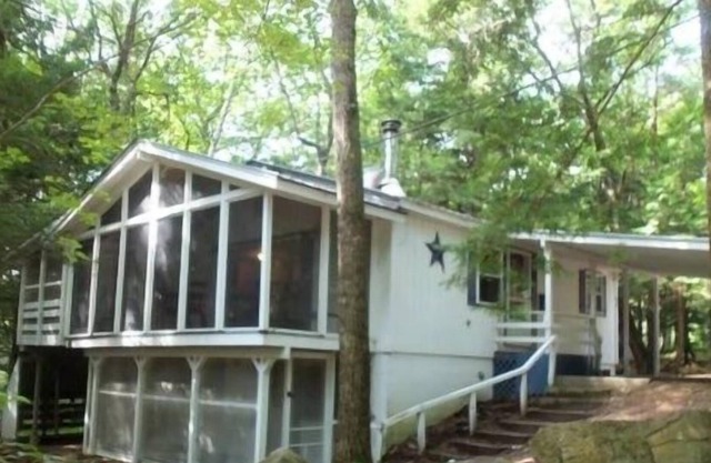 Four Season Moose Pond Cottage. Skiing, Hiking, Beach, Tennis Courts And Pool!