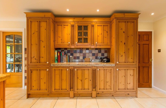 Four Seasons | Fantastic Large Home with Hot Tub!