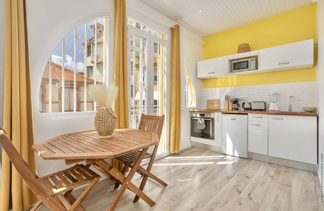 Foyal Suites