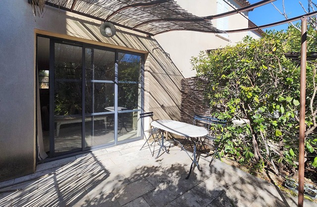 Amazing home in Saint-Laurent-de-la-Cabrerisse