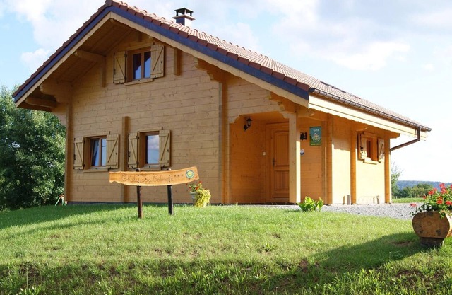 Franc-Comtois chalet with Wifi and fireplace in Étobon