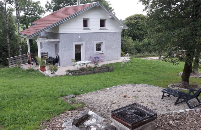 Franche Comté wooden interior cottage for lovers of peace and nature