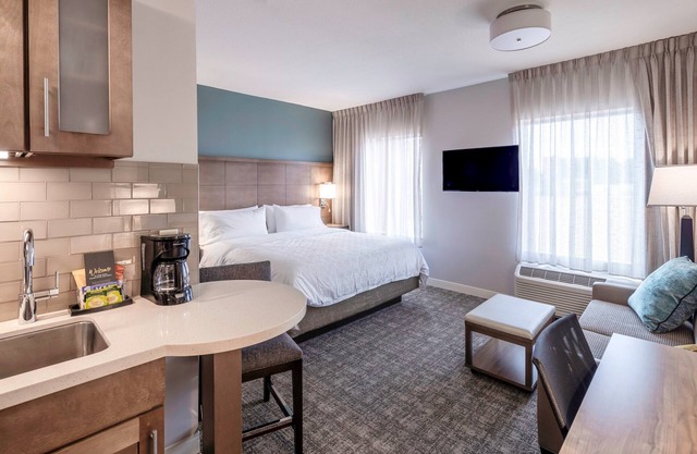 Free Breakfast. Outdoor Pool. Gym. King Suite. Near Maxwell Air Force Base!