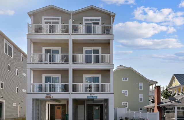 FREE DAILY ACTIVITIES INCLUDED! NEW LISTING, BRAND NEW CONSTRUCTION!