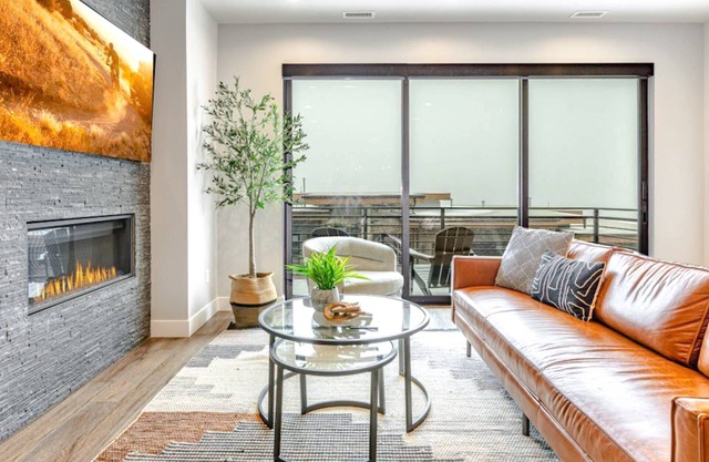 *FREE Golf* Luxury Vacation Home | 2 Mins to Lake | Private Hot Tub | 10 Mins to Deer Valley East