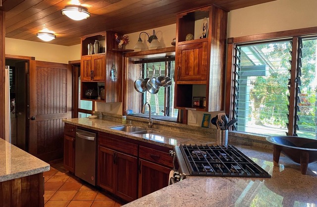 👉Free night per week if you book on openings Oct 25-Nov 18, and Nov 30-Dec 20