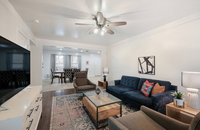 Free Parking Fast with Wi-fi and Smart TV