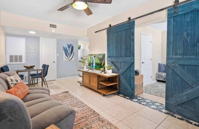 Free Parking, Smart TV, Uptown St. Augustine