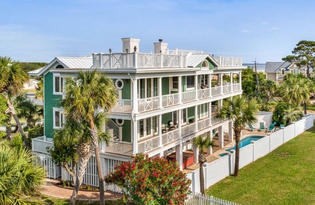Free-standing Antebellum style home with breathtaking views, a private pool, and over 5049 sq. ft!
